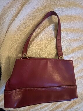 Tommy Hilfiger Burgundy  Shoulder Bag